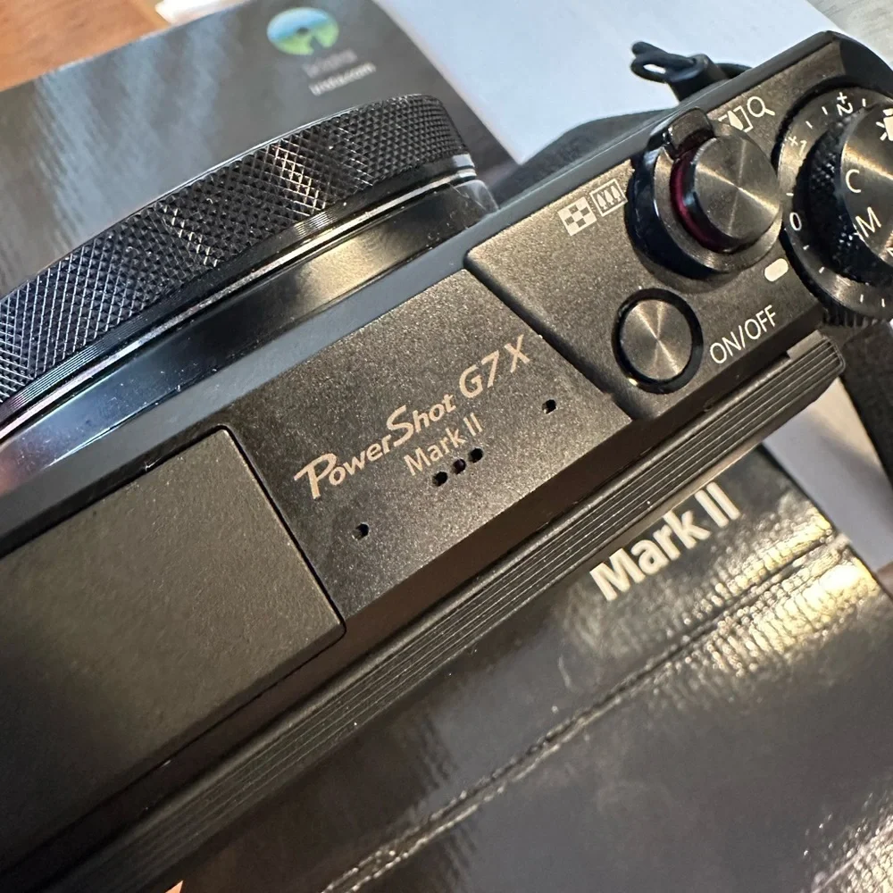 Canon PowerShot G7 X Mark II - Black- all accessories included